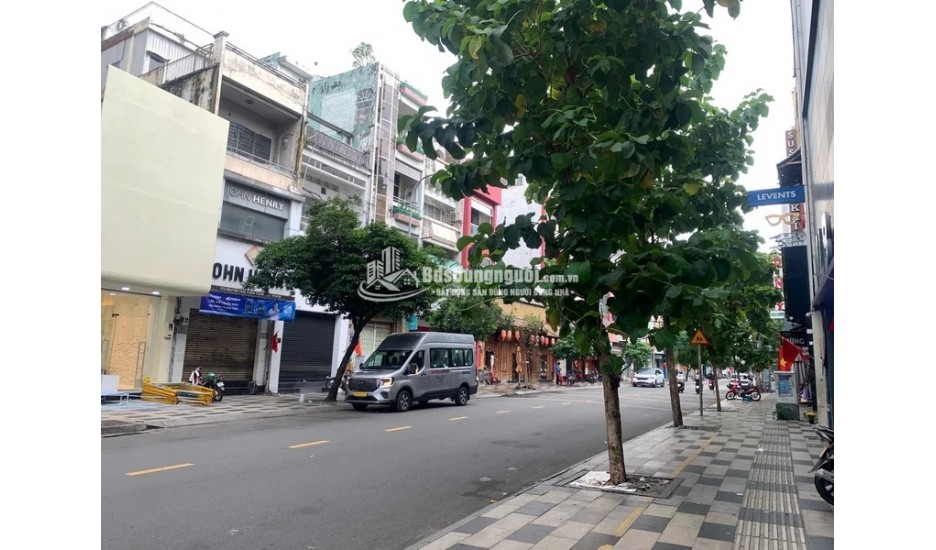 BÁN KHÁCH SẠN QUẬN 1 CŨ, 9 TẦNG + HẦM, TRỆT, LỬNG, SÂN THƯỢNG, TIỆN ÍCH ĐỦ ĐẦY